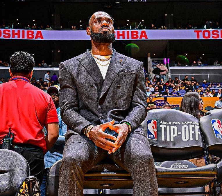  湖人vs国王全场回放免费观看 