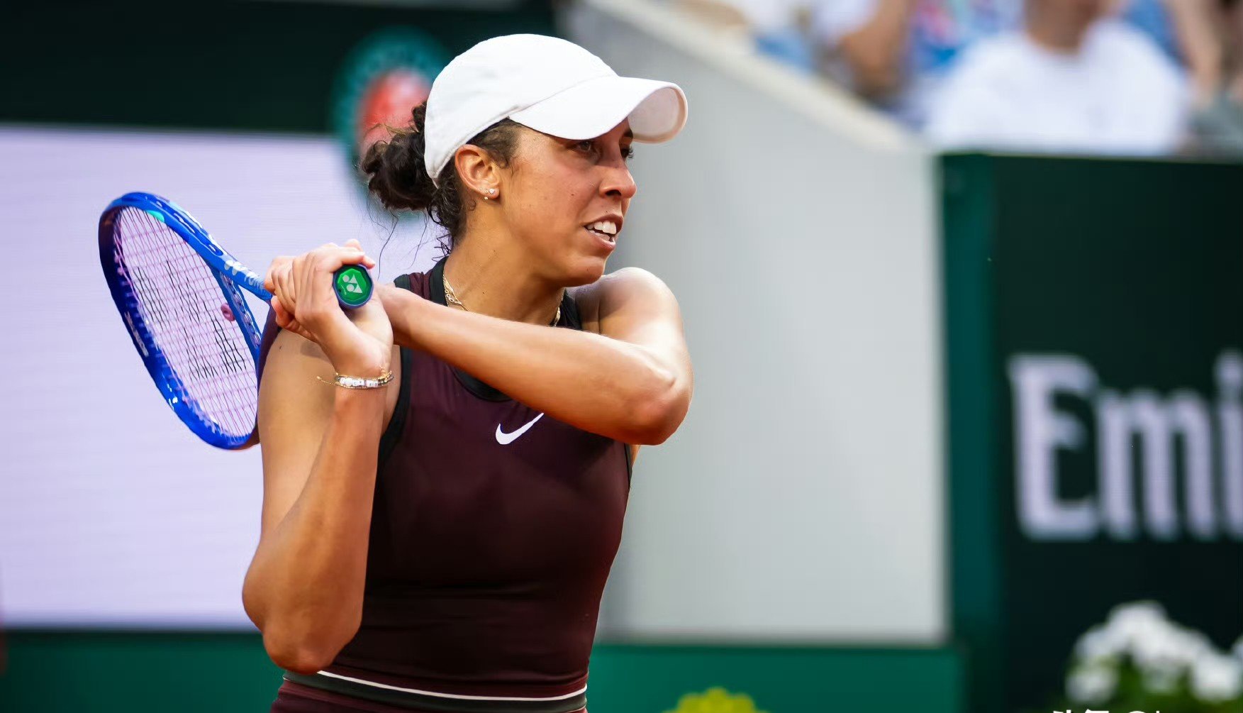  法甲赛程吃紧；马赛窗口期豪取连胜；质疑声仍在；更衣室氛围转暖