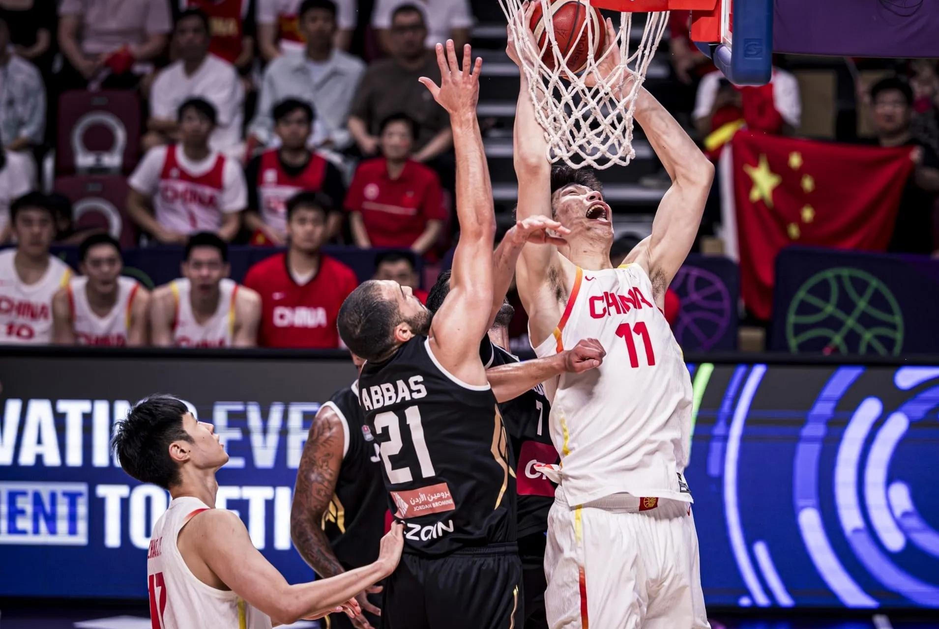 包含关键时刻欧联传出新动向;金州勇士队长鼓劲;管理层表态——球迷炸锅;赛程密集仍需轮换的词条 包含关键时刻欧联传出新动向;金州勇士队长鼓劲;管理层表态——球迷炸锅;赛程密集仍需轮换的词条